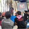 Pembinaan kelompok pecinta alam dan kader konservasi.